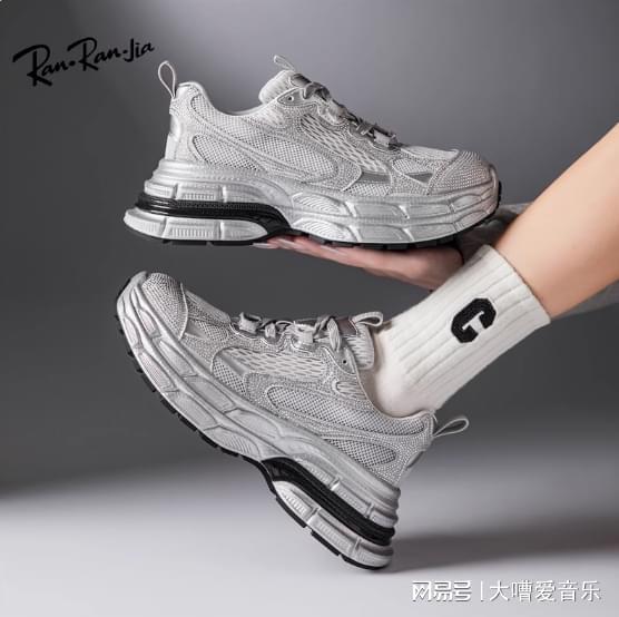 每一步都踏出优雅与自信必一探索然然家女鞋：(图3)