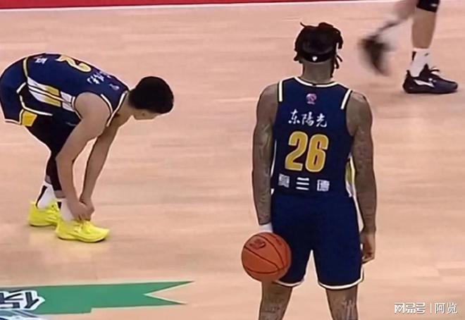 徐杰8秒绑鞋带老莫沃特3节半打卡小贝飞帽！Bsport体育平台登录4巨头3大名场