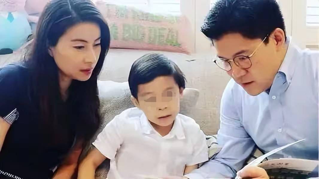 晶晶育儿遭公公吐槽网友却大赞其做法！必一运动·(B-Sports)网站郭(图6)