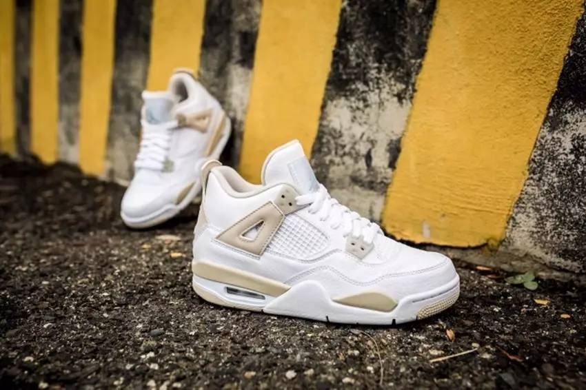 mple！AJ副总裁上脚 KAWS x AJ4 黑色版本bsports必一体育网页版登录Dunk鞋讯丨不止Sa(图2)