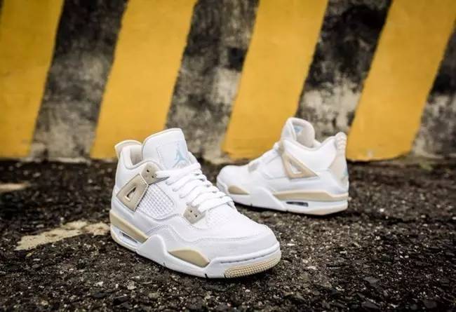 mple！AJ副总裁上脚 KAWS x AJ4 黑色版本bsports必一体育网页版登录Dunk鞋讯丨不止Sa(图3)